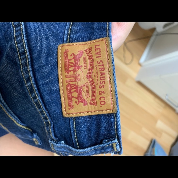 Levi high rise jeans - Picture 3 of 4